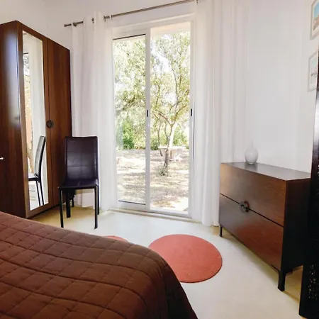 Three-bedroom Holiday In Lumio