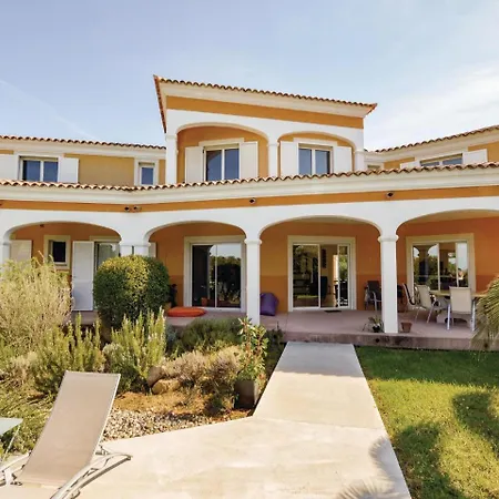 Three-bedroom Holiday In Lumio *
