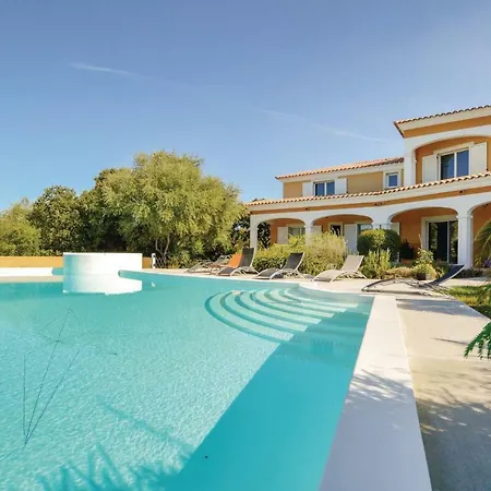 Three-bedroom Holiday In Lumio * Lumio (Corsica)