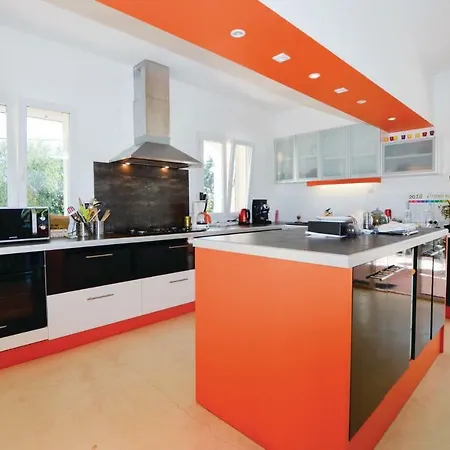 Three-bedroom Holiday In Lumio Lumio (Corsica)