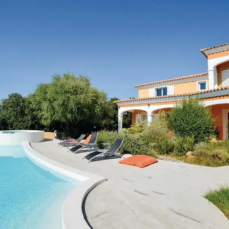 Three-bedroom Holiday In Lumio * Lumio (Corsica)