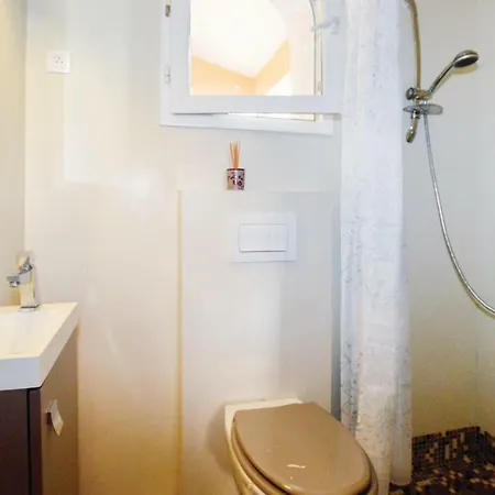 Three-bedroom Holiday In Lumio *